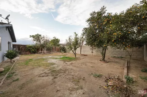 1032 Iris St, Wasco, CA 93280 photo 32