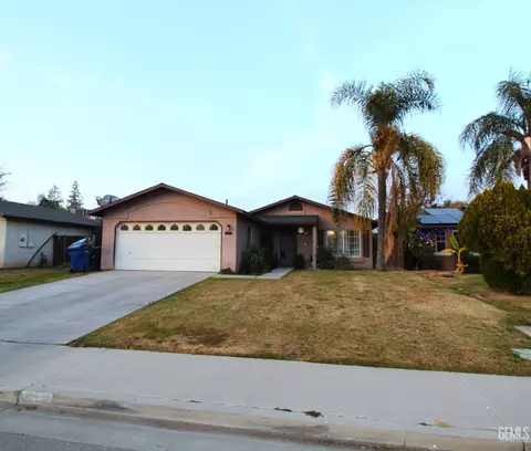 1100 Hazelnut St, Wasco, CA 93280 photo 2