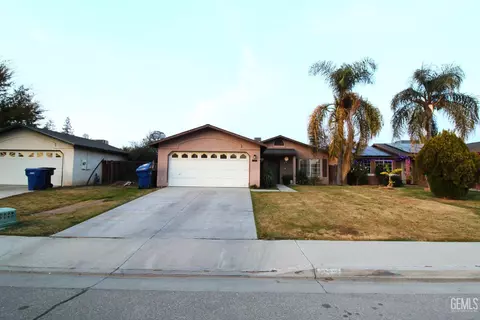1100 Hazelnut St, Wasco, CA 93280 photo 1