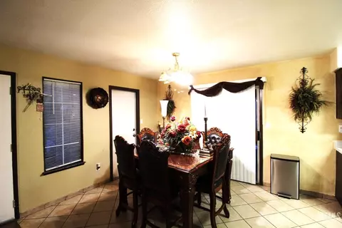 1100 Hazelnut St, Wasco, CA 93280 photo 5