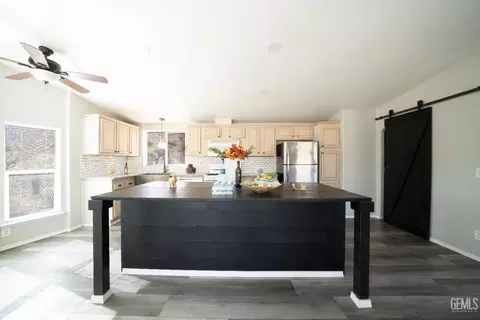 13933 Back Canyon Rd, Caliente, CA 93518 photo 6