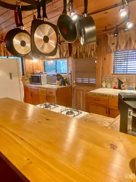 Kitchen - 45790 Carlin Dr, Posey, CA 93260 photo 4 of 4