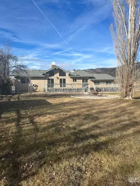 30000 N Lower Valley Rd, Tehachapi, CA 93561 photo 4