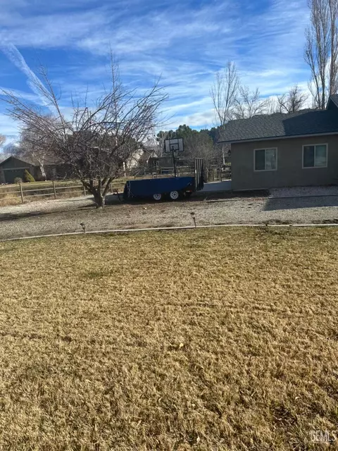 30000 N Lower Valley Rd, Tehachapi, CA 93561 photo 8