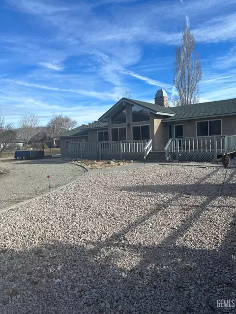 30000 N Lower Valley Rd, Tehachapi, CA 93561 photo 3