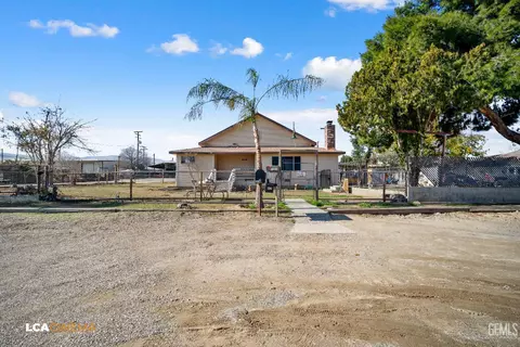 Exterior - 831 Oleander St, Taft, CA 93268 photo 4 of 8
