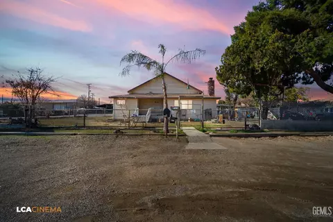 Exterior - 831 Oleander St, Taft, CA 93268 photo 2 of 8