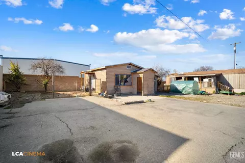 Exterior - 831 Oleander St, Taft, CA 93268 photo 7 of 8