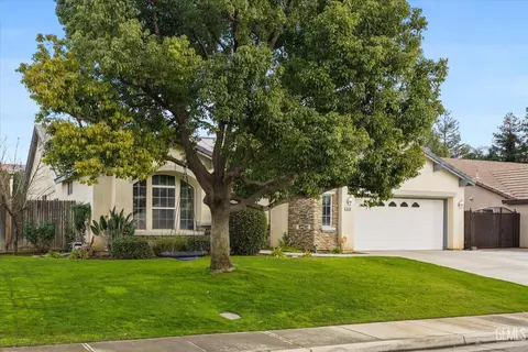 Exterior - 314 Pine Falls Dr, Bakersfield, CA 93314 photo 5 of 13