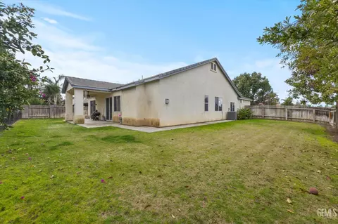 Exterior - 314 Pine Falls Dr, Bakersfield, CA 93314 photo 12 of 13