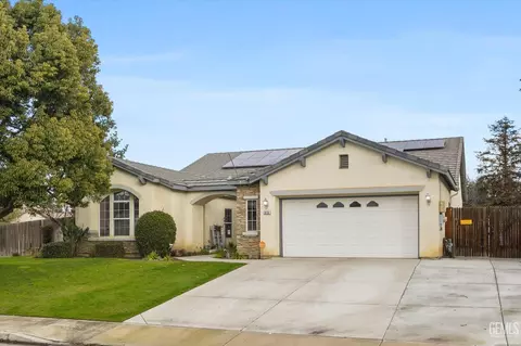 Exterior - 314 Pine Falls Dr, Bakersfield, CA 93314 photo 4 of 13