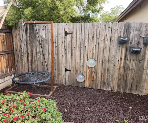 308 Amber St, Taft, CA 93268 photo 4