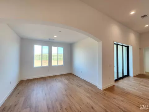 11802 Pendulum Dr, Bakersfield, CA 93306 photo 9