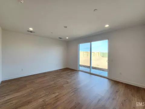 11802 Pendulum Dr, Bakersfield, CA 93306 photo 10