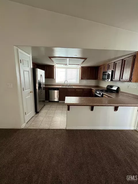 320 Pilgrim Ave, Taft, CA 93268 photo 3