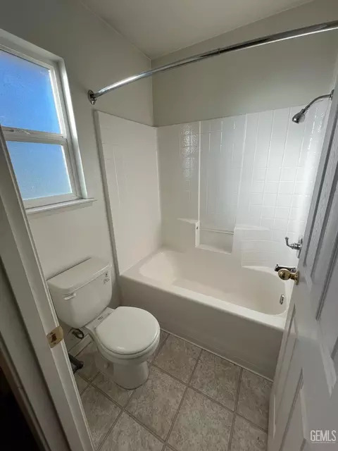 320 Pilgrim Ave, Taft, CA 93268 photo 11