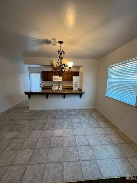 318 Sunset Ln, Taft, CA 93268 photo 4