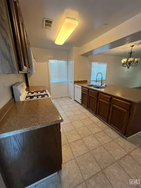 318 Sunset Ln, Taft, CA 93268 photo 7