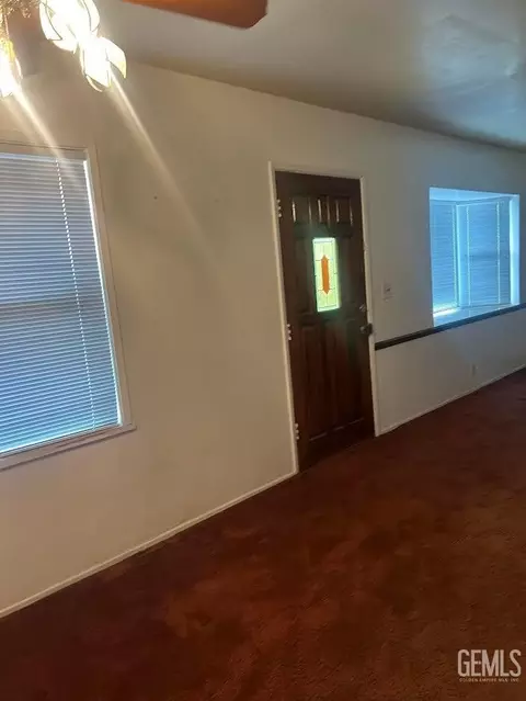 707 Pauley St, Tehachapi, CA 93561 photo 2