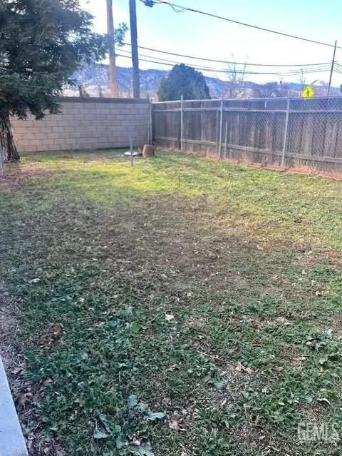 707 Pauley St, Tehachapi, CA 93561 photo 14
