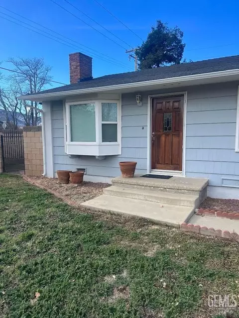 707 Pauley St, Tehachapi, CA 93561 photo 1