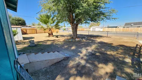 Exterior - 519 Fillmore St, Taft, CA 93268 photo 15 of 18