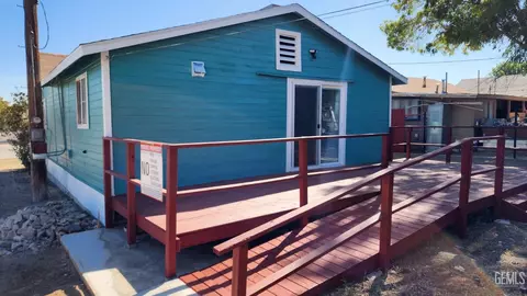 Exterior - 519 Fillmore St, Taft, CA 93268 photo 8 of 18