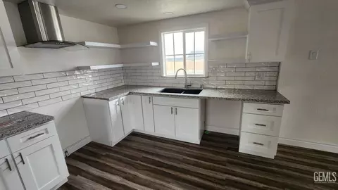Kitchen - 519 Fillmore St, Taft, CA 93268 photo 6 of 6