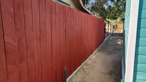 Exterior - 519 Fillmore St, Taft, CA 93268 photo 11 of 18
