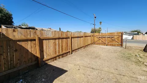 Exterior - 519 Fillmore St, Taft, CA 93268 photo 14 of 18