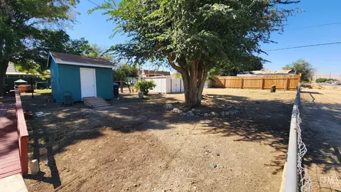 Exterior - 519 Fillmore St, Taft, CA 93268 photo 16 of 18