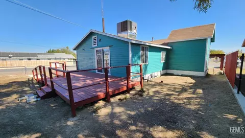 Exterior - 519 Fillmore St, Taft, CA 93268 photo 7 of 18