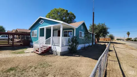 Exterior - 519 Fillmore St, Taft, CA 93268 photo 4 of 18