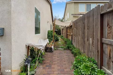 7909 Prism Way, Bakersfield, CA 93313 photo 25