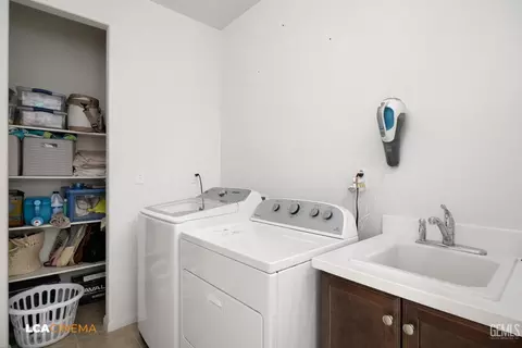 7909 Prism Way, Bakersfield, CA 93313 photo 21