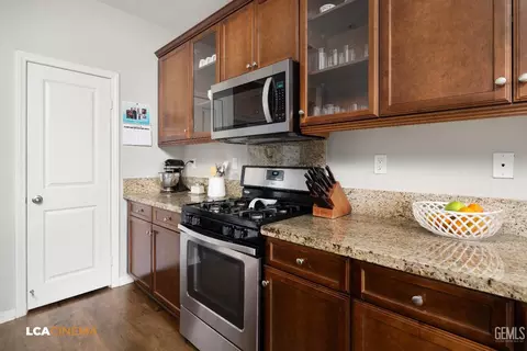 7909 Prism Way, Bakersfield, CA 93313 photo 14