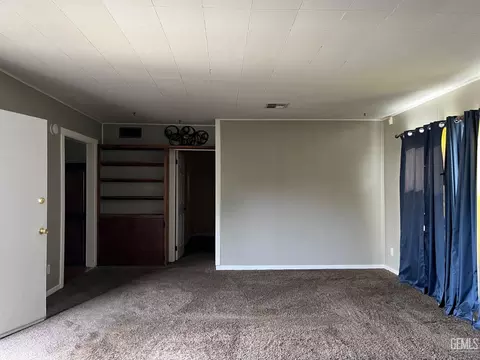 518 Garfield Ave, Taft, CA 93268 photo 8
