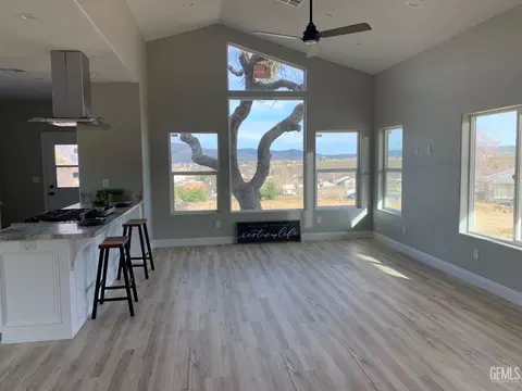 21405 Mountain Dr, Tehachapi, CA 93561 photo 6