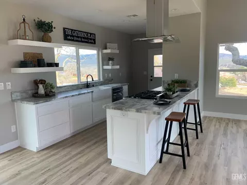 21405 Mountain Dr, Tehachapi, CA 93561 photo 5