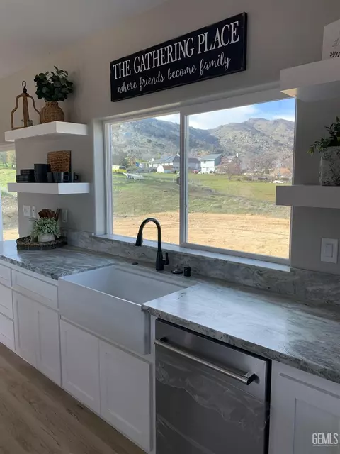 21405 Mountain Dr, Tehachapi, CA 93561 photo 10