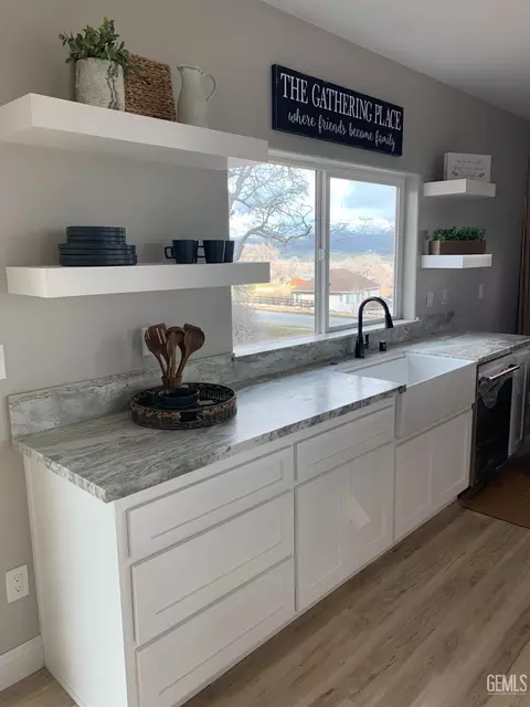21405 Mountain Dr, Tehachapi, CA 93561 photo 9