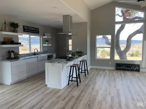 21405 Mountain Dr, Tehachapi, CA 93561 photo 4
