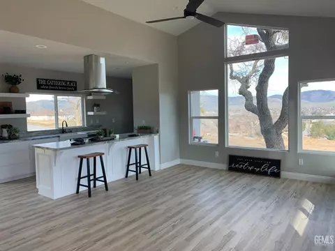 21405 Mountain Dr, Tehachapi, CA 93561 photo 3