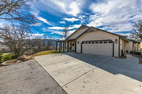 30300 Knight Ct, Tehachapi, CA 93561 photo 5