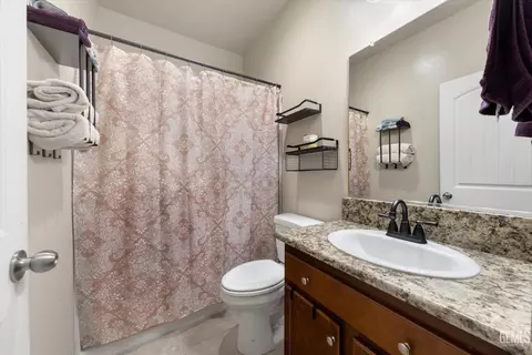 Bath - 5824 Quebec Ave, Bakersfield, CA 93313 photo 5 of 5