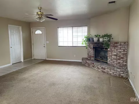 4331 Lorraine St, Shafter, CA 93263 photo 8