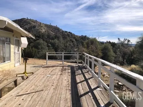 9964 Little Gray Fox Ln, Weldon, CA 93283 photo 3
