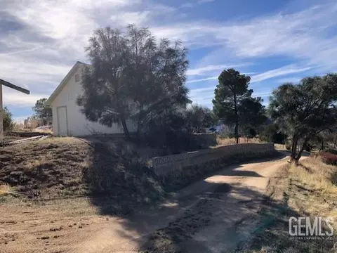 9964 Little Gray Fox Ln, Weldon, CA 93283 photo 16