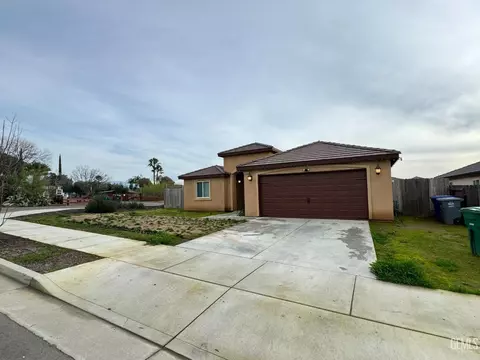 603 E Wutchumna Ave, Woodlake, CA 93286