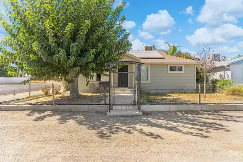 Exterior - 501 Fillmore St, Taft, CA 93268 photo 2 of 3